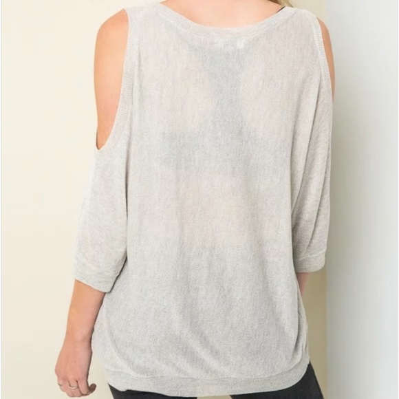 (CLEARANCE)Bat Wing Cold Shoulder Blouse - Picture 5 of 7